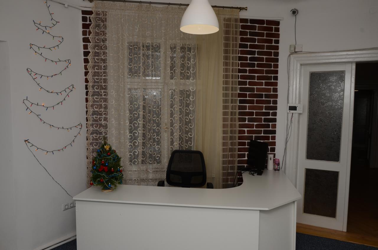 Free People Hostel Lviv Exterior photo